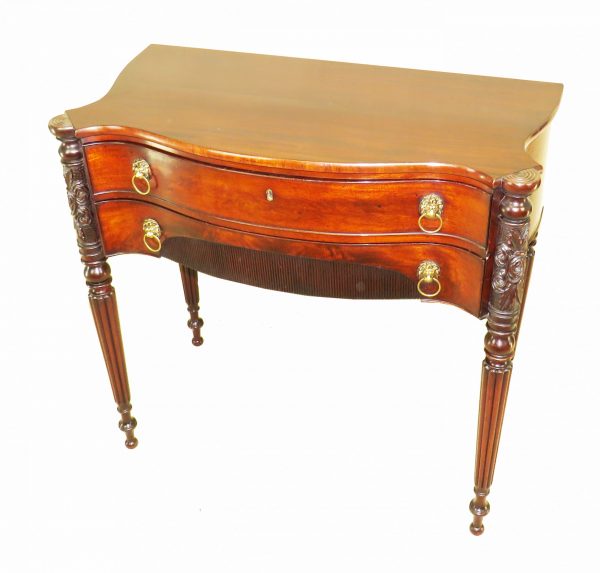 American 19th Century Federal Mahogany Serpentine Table