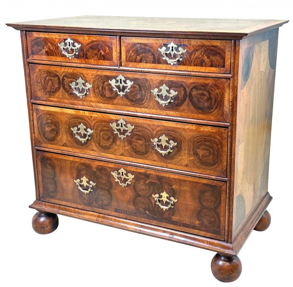 Oyster Veneered 17th Century Chest Of Drawers