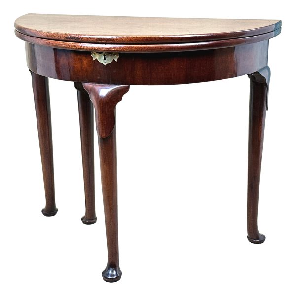 Early Georgian Mahogany Tea Table