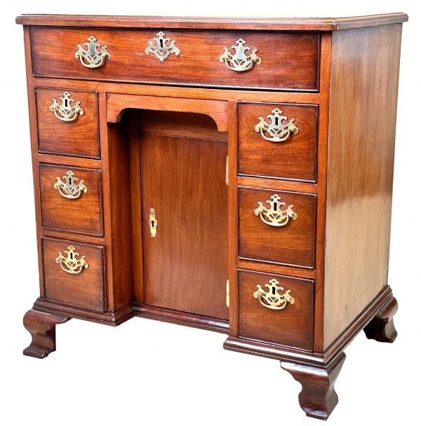 Georgian Mahogany Kneehole Desk