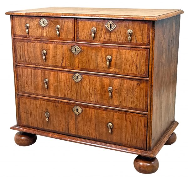 Early 18th Century Walnut Chest Of Drawers