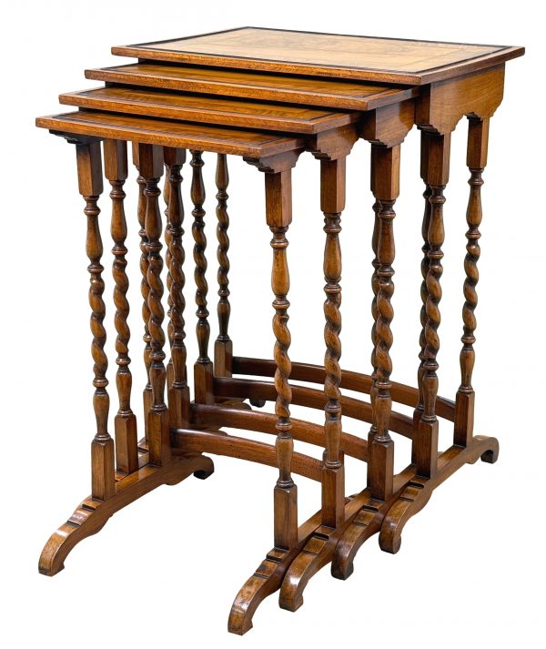 Quartetto Nest Of Four Early 20th Century Walnut Coffee Tables